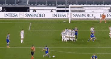 c罗罚丢点球后泪洒赛场后续,躲球原视频