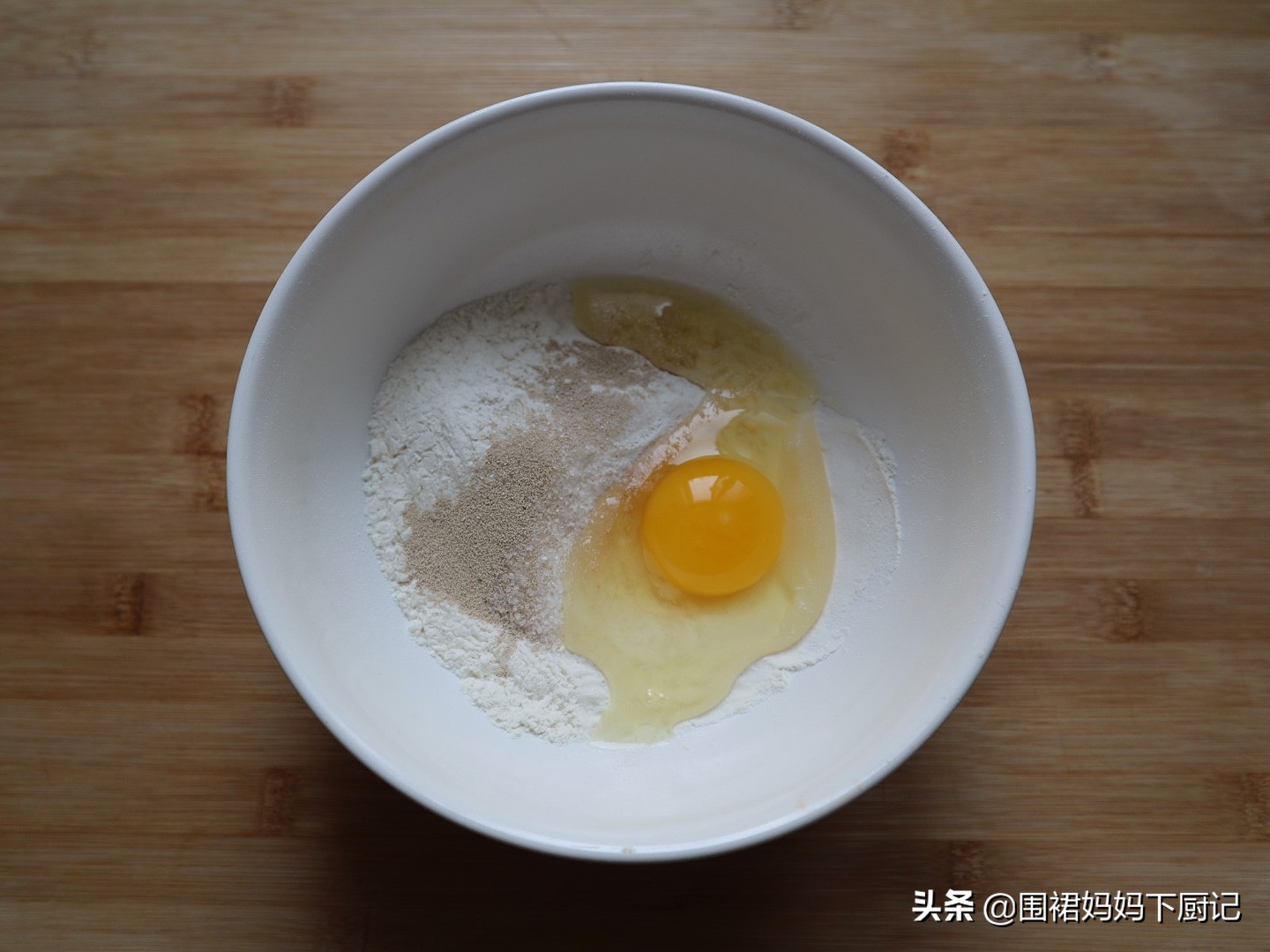 怎么做披萨饼皮酥脆,在家做披萨饼的饼皮