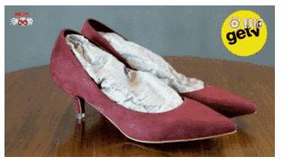 长期没穿高跟鞋脚很容易磨破皮,穿高跟鞋脚后跟磨破皮怎么破解