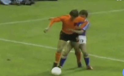 足球球星标志性动作,足球球星的招牌动作