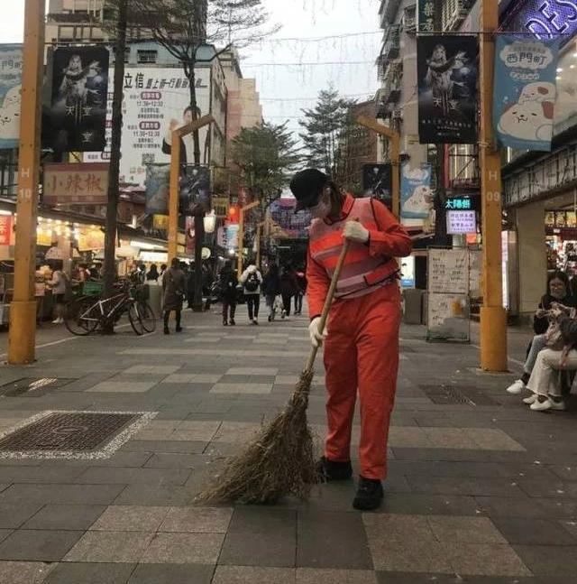 罗志祥扮清洁工听路人评价原视频,罗志祥扮成清洁工完整版