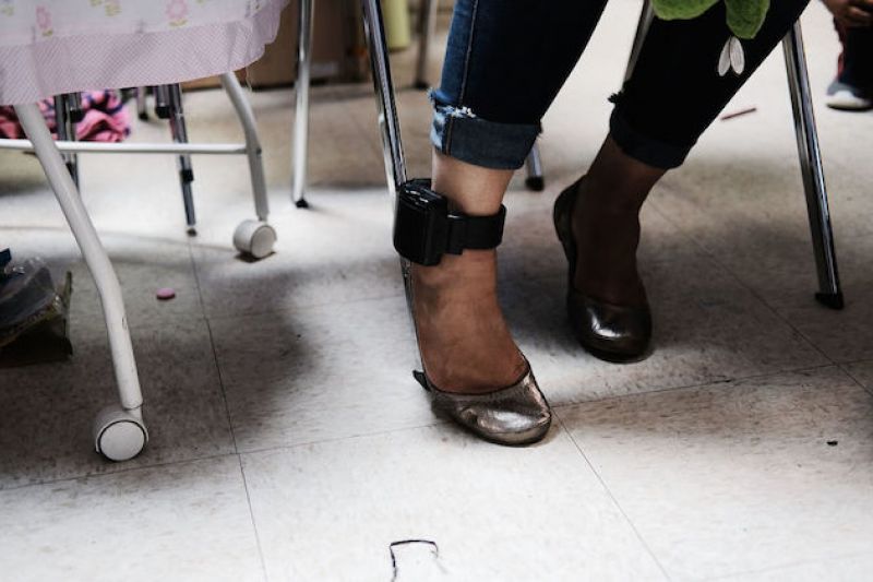 要自己出钱买，还要付月租！孟晚舟戴了1000天的电子脚镣是啥技术