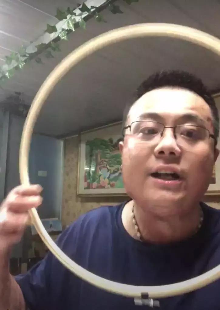 一幅画值上万美金,一幅画几万块