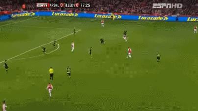 枪王加盟巴萨如愿获得欧冠，生涯唯一污点用手将法国队拍进世界杯