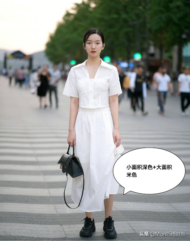 米色半身裙今年最火的半身裙,气质显瘦半身裙时尚减龄超有气质