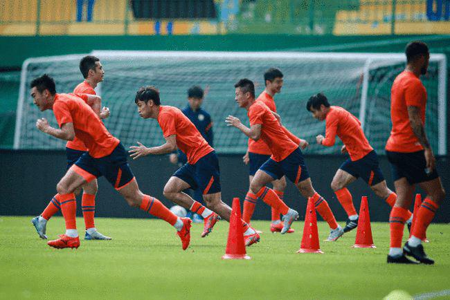 中超广州队vs成都,中超深圳队vs广州队比赛图