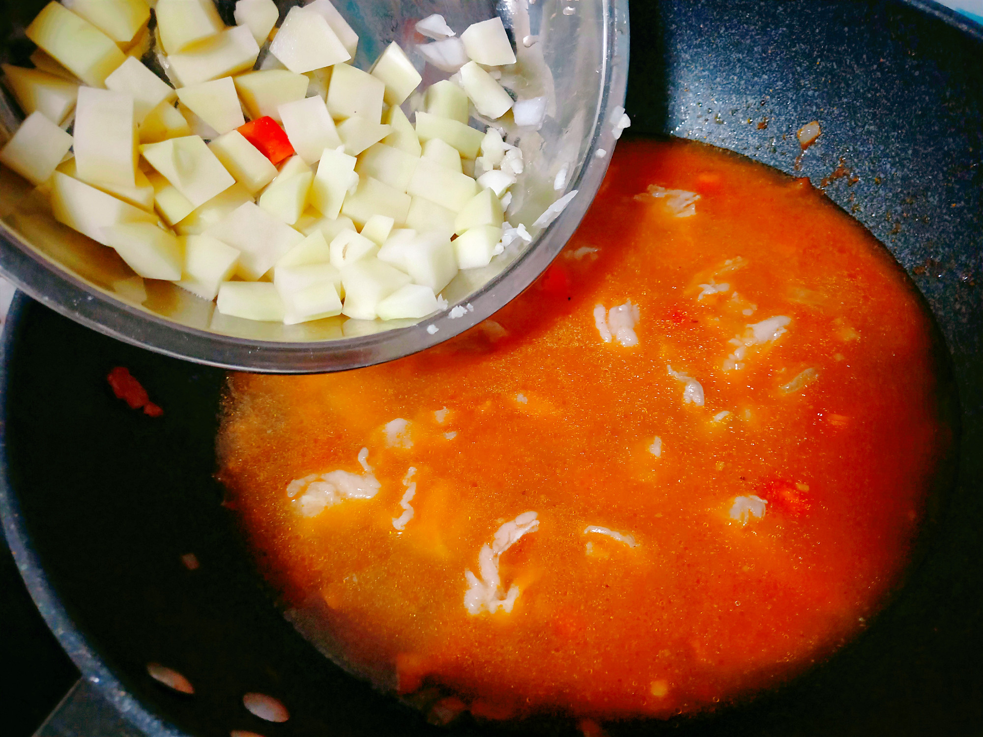 番茄土豆炖牛肉的正宗做法,土豆番茄炖牛肉的家常做法