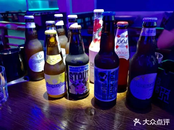 寻一处幽静角落,巷子里的小酒馆好惬意