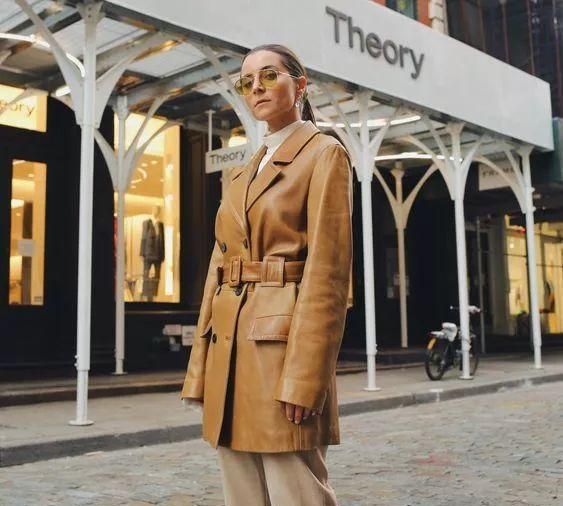 驼色大衣配色法则教你穿出高级感,暖驼色搭驼色大衣好看吗