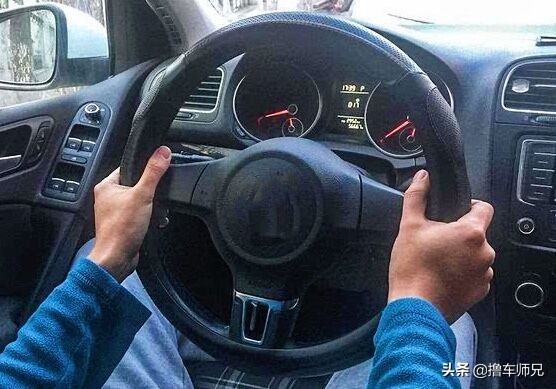 方向盘变重的解决视频,哪些原因导致汽车方向盘变重