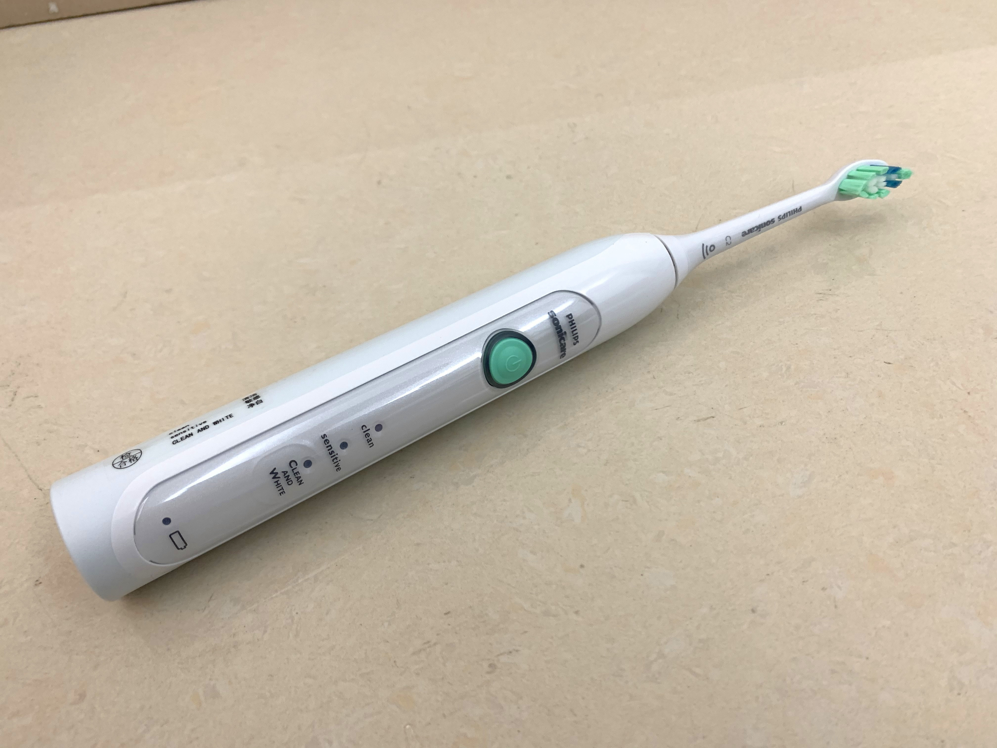 电动牙刷怎么用？飞利浦HX6730/02开箱+使用体验→口腔溃疡的建议