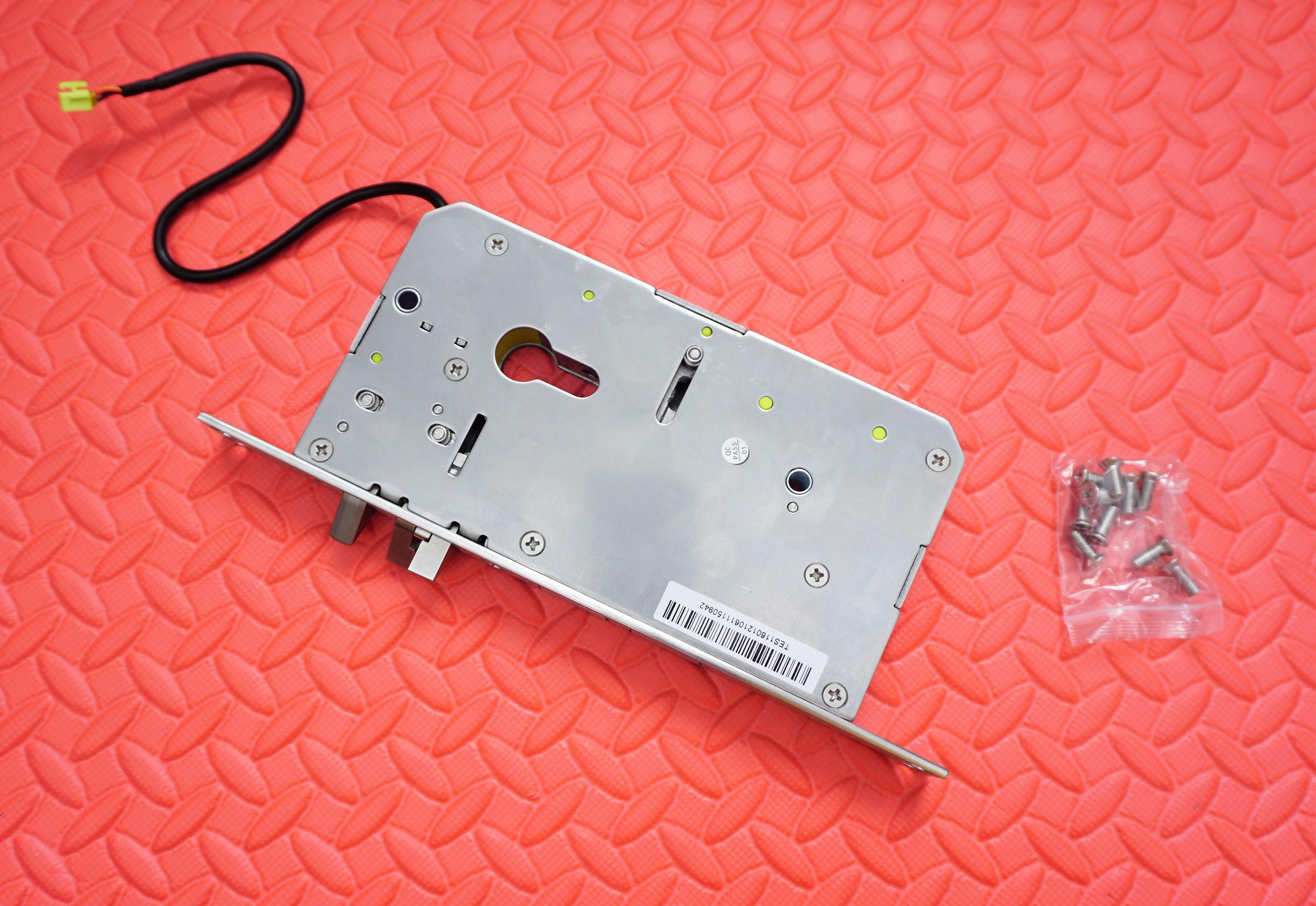 小米智能甲级防盗门,5000左右的小米智能防盗门