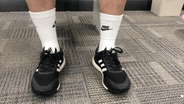 帅气小伙脚臭,25岁男人脚臭