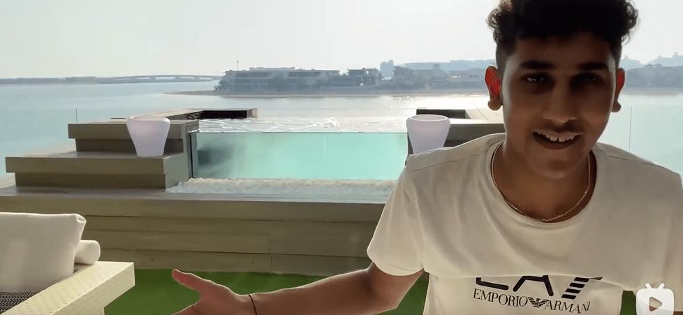 迪拜男子奋斗十年买下劳斯莱斯,迪拜小伙卖掉劳斯莱斯买法拉利