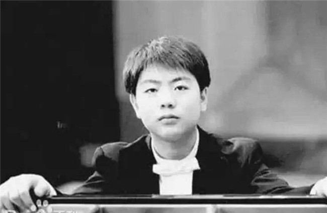 閮庢湕绔ュ勾缁忓巻,鏍兼牸閫嗗鎴愰暱瑙嗛