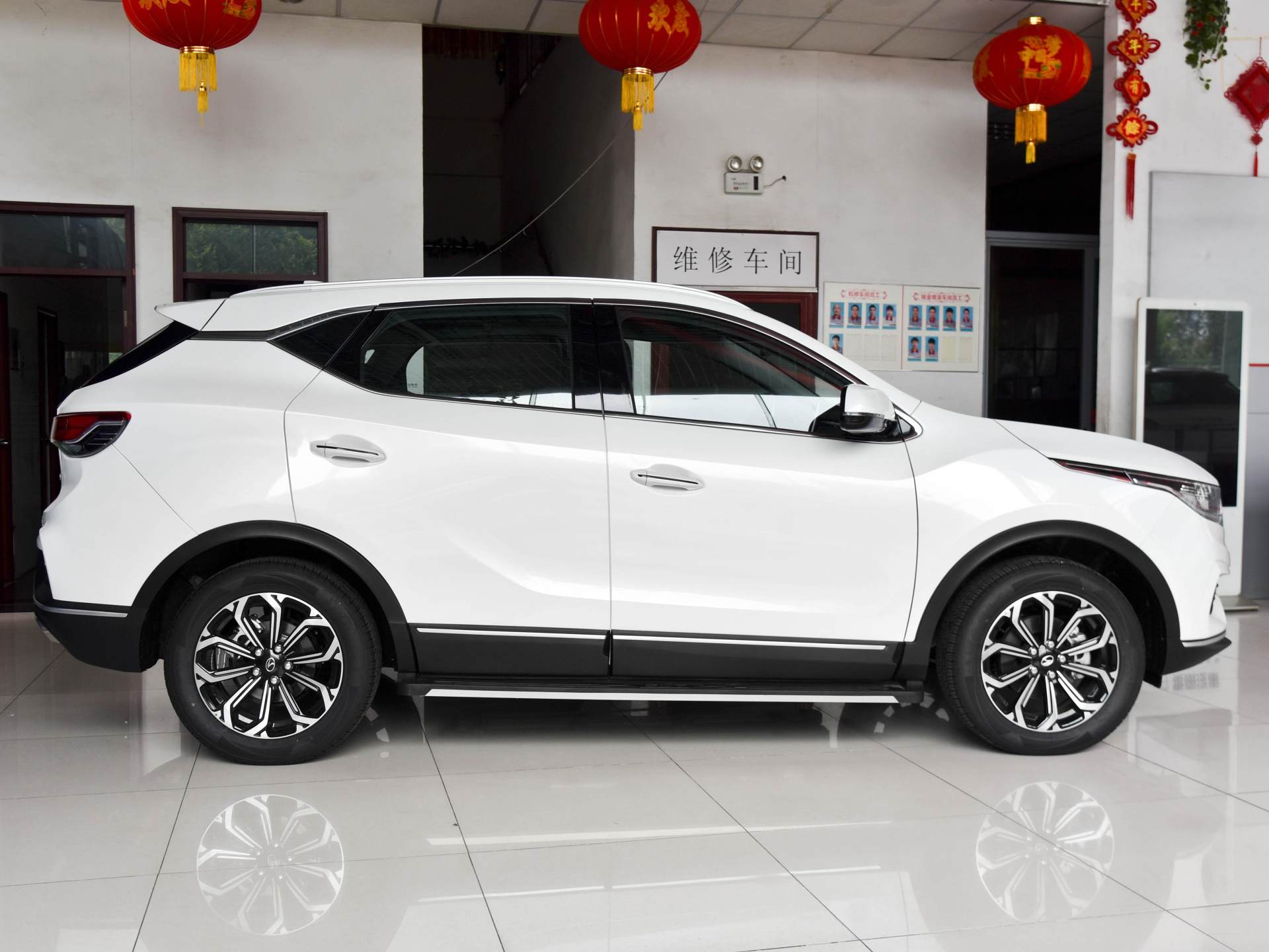 价格实惠，空间也不错，配置也比同级要高，实拍东南DX7