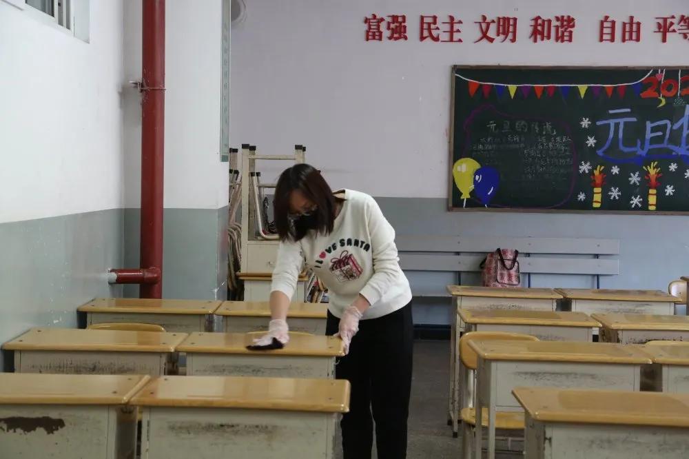 让*党**旗在高三复学一线高高飘扬——太原十九中