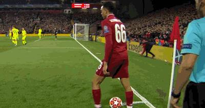 利物浦球迷看阿诺德角球,利物浦66号阿诺德发角球多大