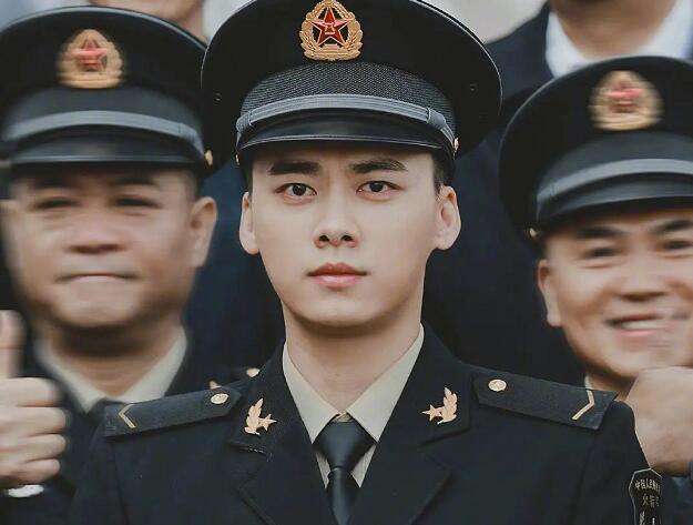 李易峰有什么爱好,一直喜欢薛之谦的原因