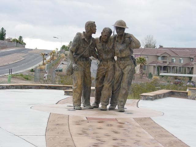 这位美军中将二战中投降日本,战后竟戏剧般地成为美国国家英雄!