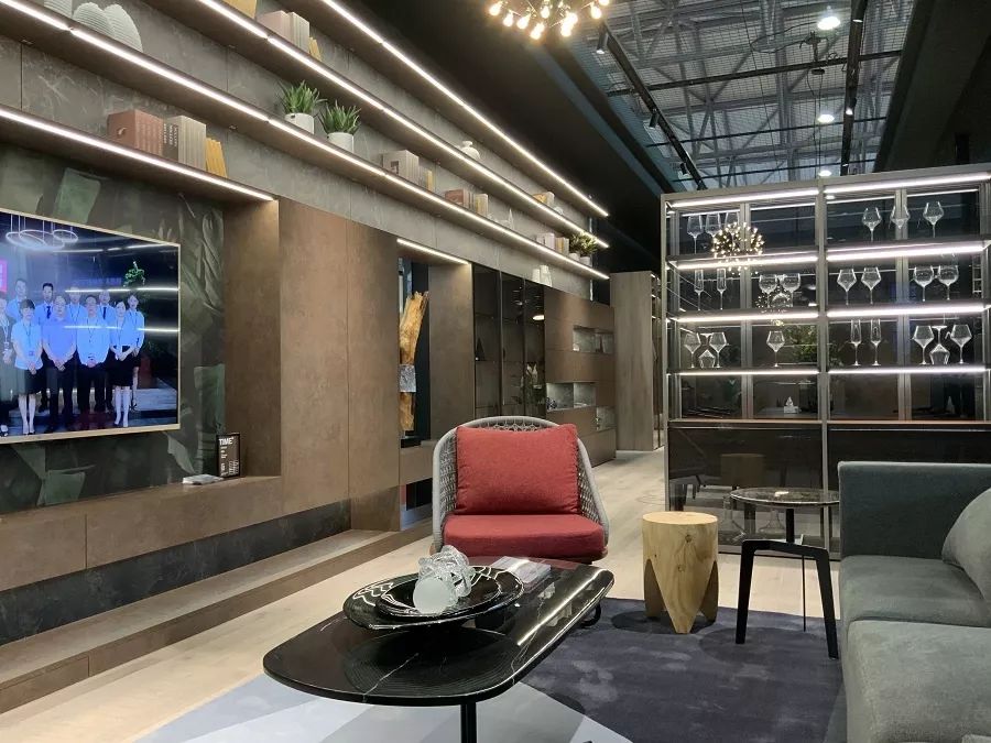 厨卫奥斯卡刻上德贝烙印，德贝制造荣耀亮相