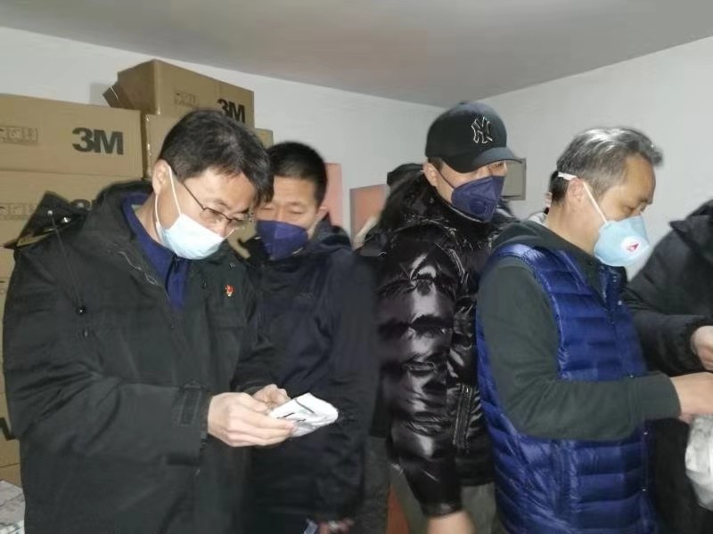 江苏苏州卖假口罩事件真相,查获假口罩的视频