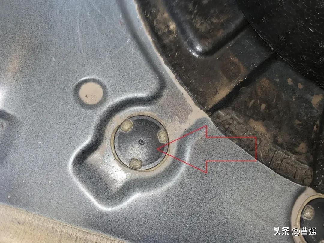 新款君越涉水,新款君越进水