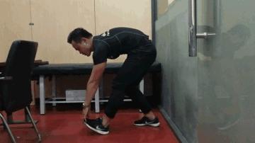 跑步对于下半身肌肉的训练,小腿迎面骨外侧肌肉疼怎么拉伸