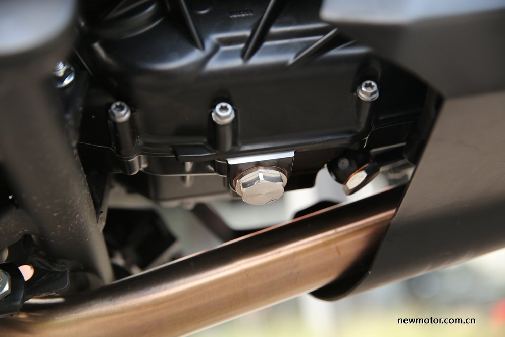 隆鑫无极650大单缸,无极650ds高速公路测评