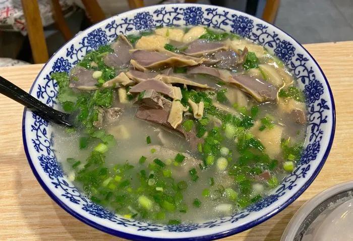 南京小吃鸭血粉丝,南京王府大街小吃