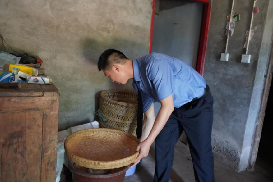 【新时代嘉检人】江小东:扶贫一线的新郎官