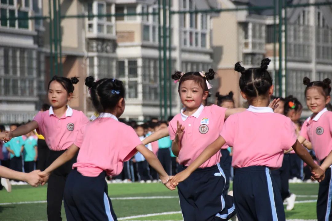 建*党**百年喜迎国庆——西安经开第二小学队列队形广播*比操**赛