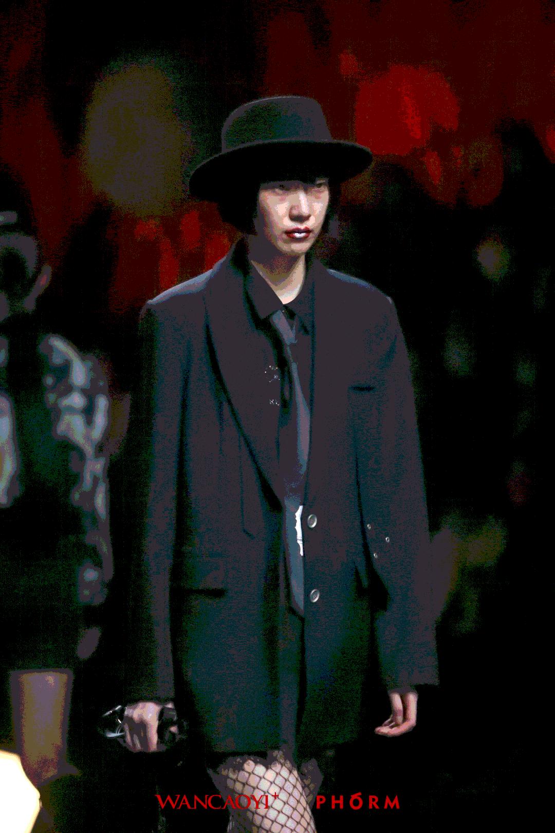 网红型男大叔街拍,大叔走秀视频网红