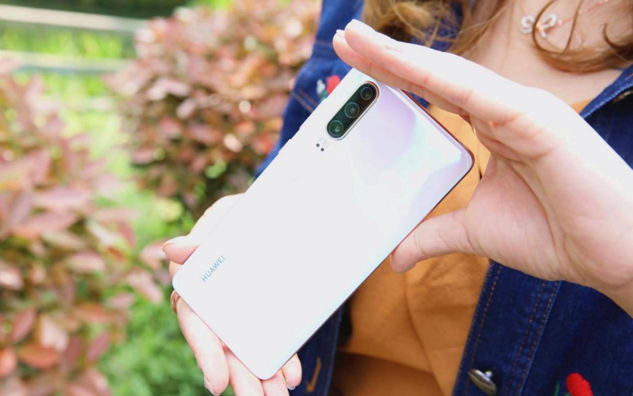 低端手机一般可以用几年,现如今一款手机用几年合适