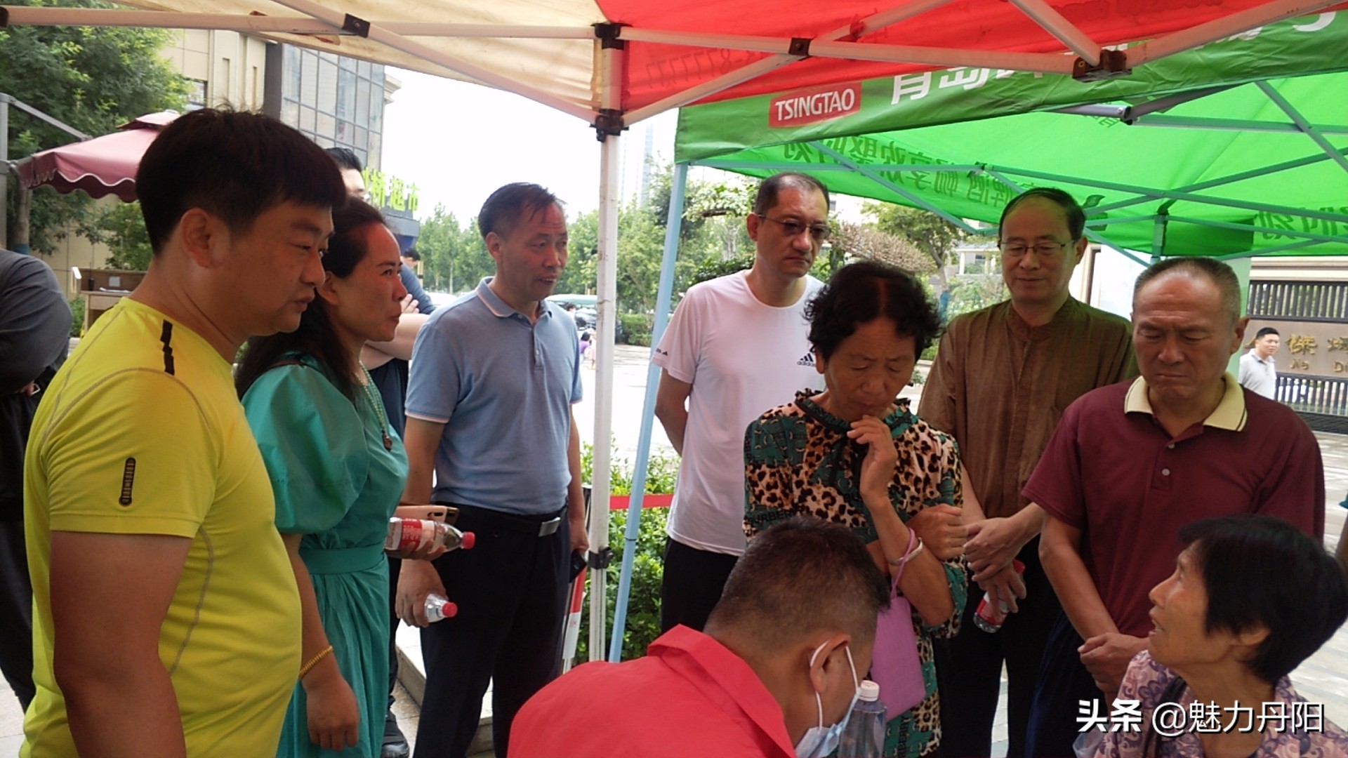 我为群众办实事送温暖进社区活动,我为群众办实事送医下乡