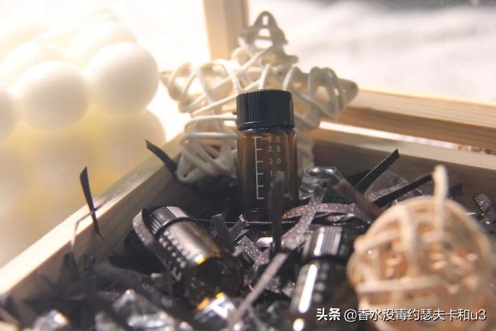 香水的味道哪种比较好闻不刺鼻,怎么区分浓香水和淡香水