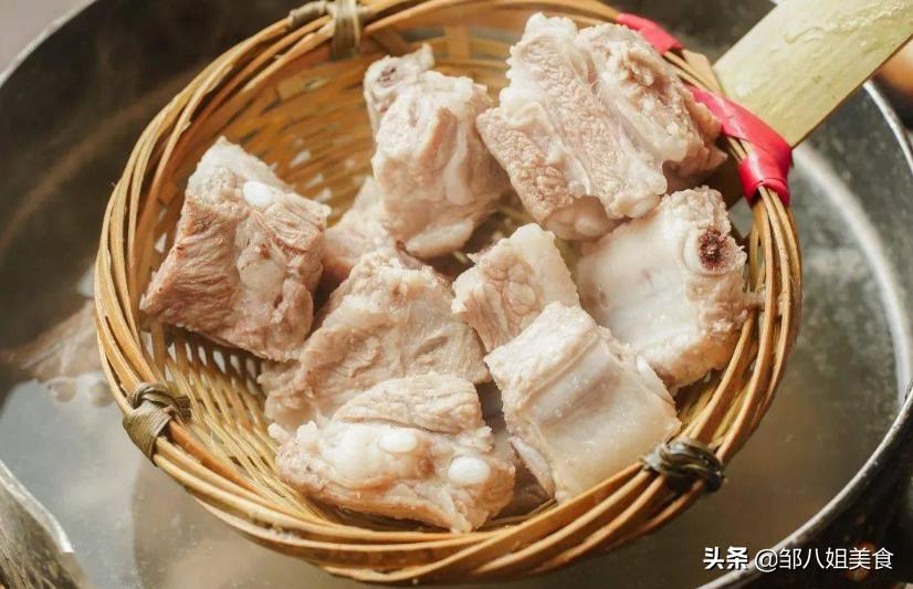 炖排骨里面放什么软烂入味,炖排骨时牢记调料