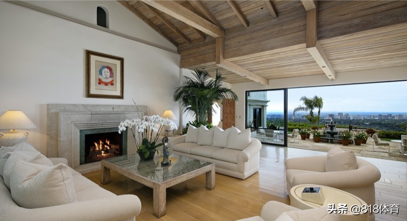 詹皇2050万美元出售洛杉矶豪宅,有钱任性湖人