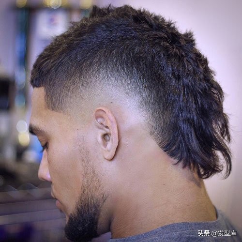 50岁鲻鱼头烫发发型,短发发型女2020流行发型鲻鱼头