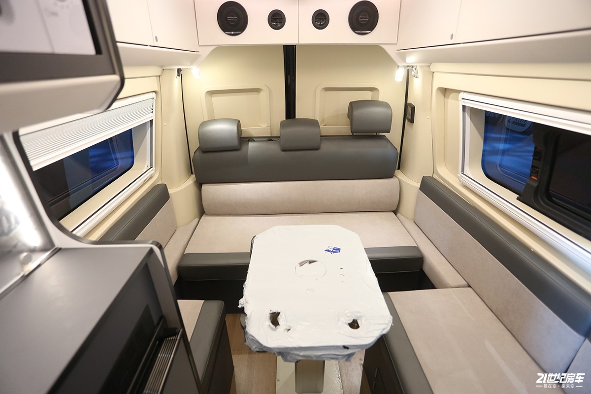 19江铃福特全顺多少钱,19.98万新全顺房车价格