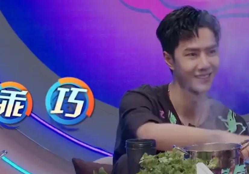 杨幂与杨紫的采访节目,微博之夜杨幂和杨紫在聊什么