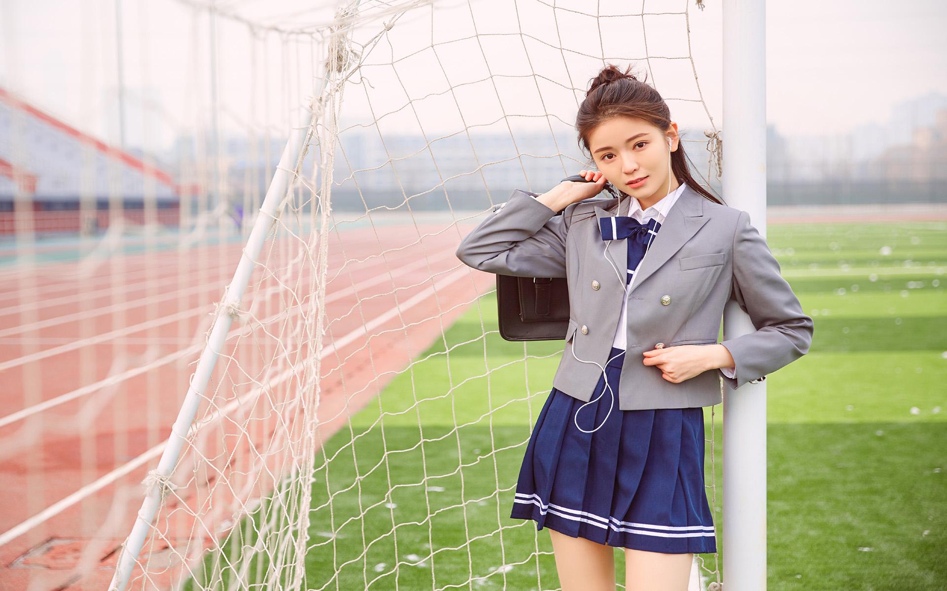 如何高情商征服女孩子,如何高情商的讨女生欢心