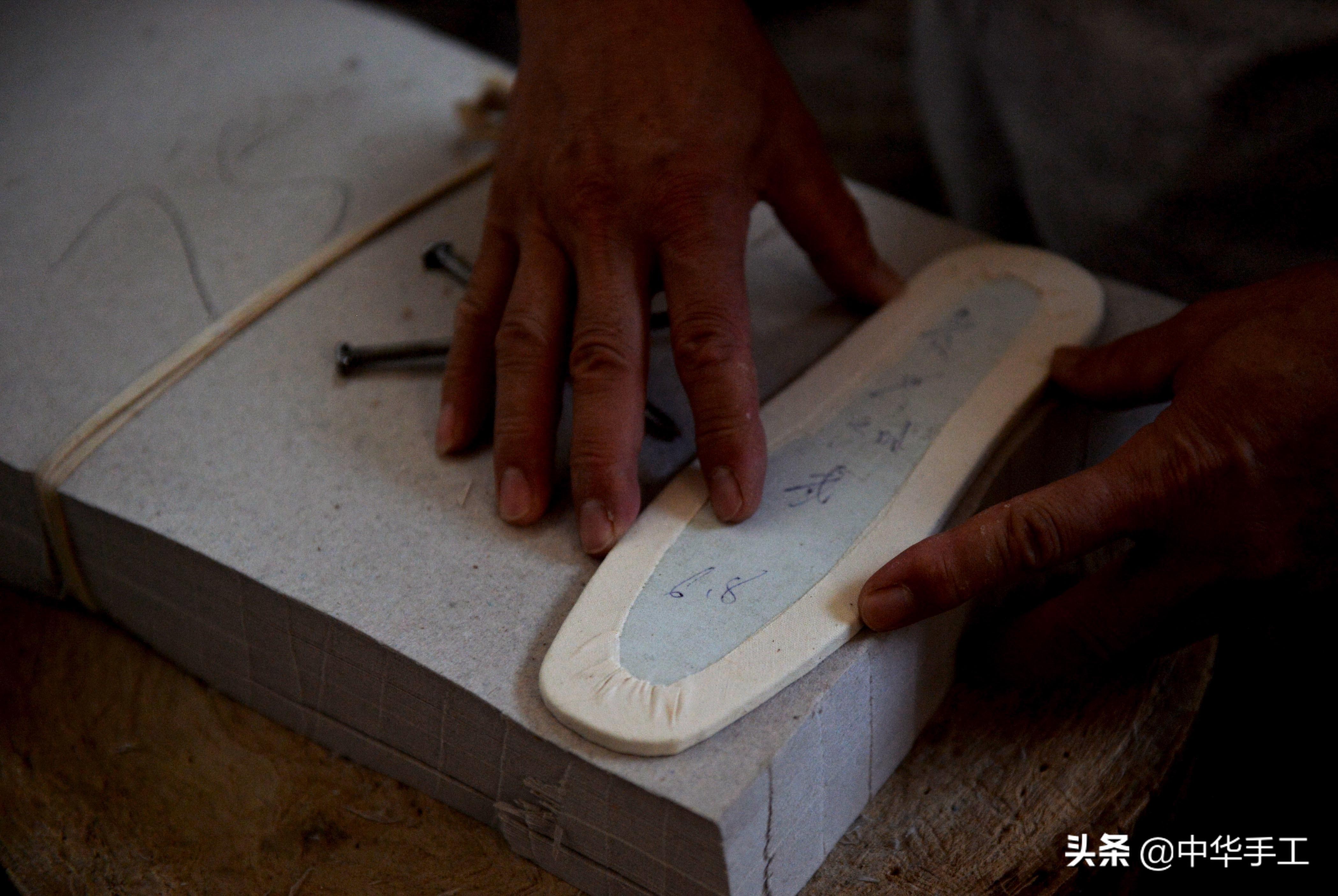 历经九九八十一道工序,厚底靴制作过程