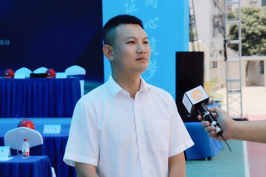 自带“BGM”的项目安全总监邓剑锋