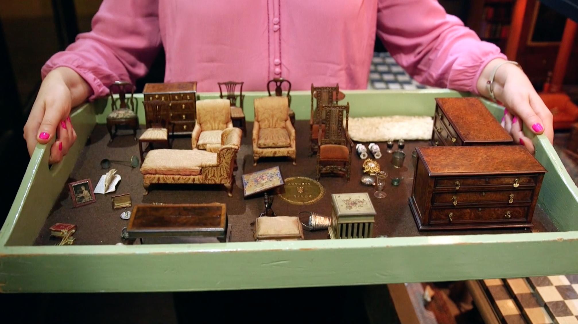 娃娃屋玩家,英国女王与玛丽王后