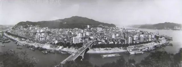 广西梧州1997年身份证,身份证是1999年的照片