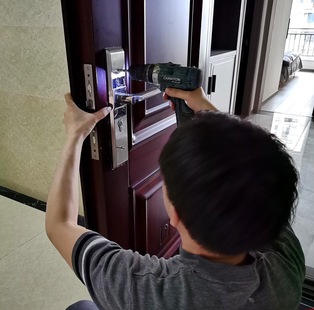 huaweihilinkvoc智能锁怎样使用,华为智能门锁的指纹识别灵敏吗