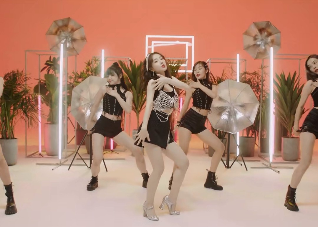 冯提莫新歌窥,冯提莫首秀歌曲