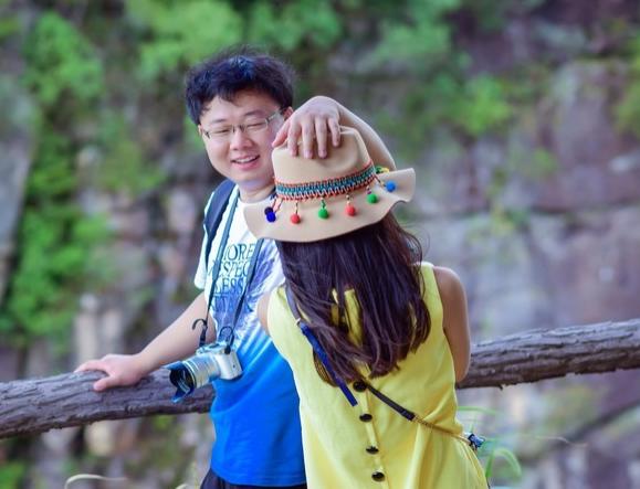 张家界住宿费如何省钱,张家界市吃住贵吗