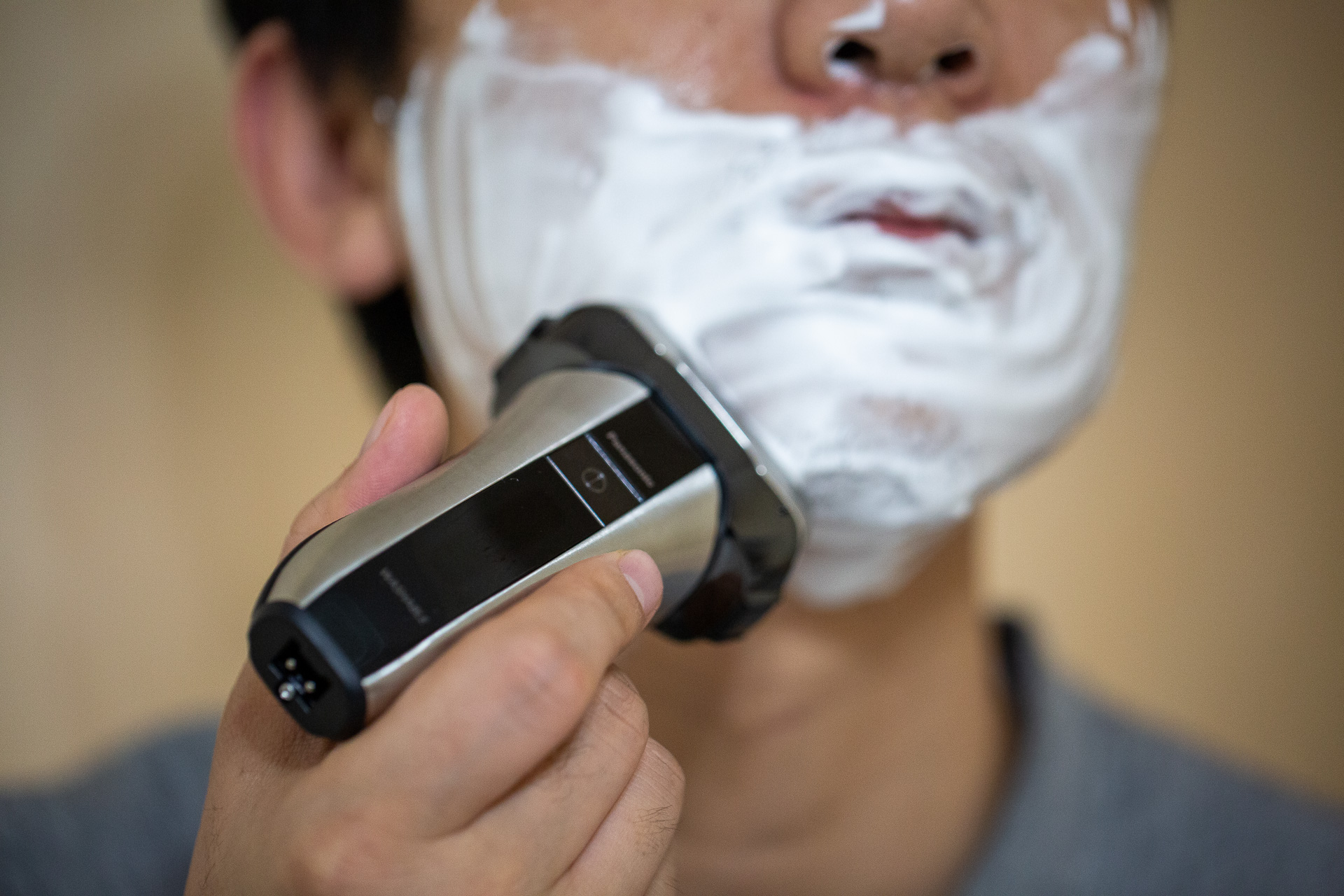 松下往复式剃须刀评测,30岁以上适合的剃须刀电动